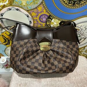 Pre-Owned Authentic Louis Vuitton Shoulder Bag